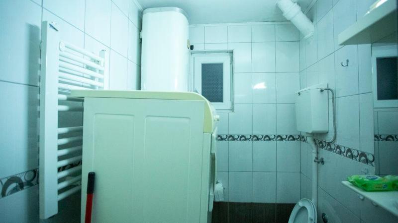 Private Cozy Room 1 With Shared Kitchen In Appartment, Downtown 贝尔格莱德 外观 照片