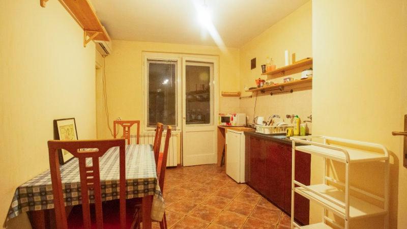 Private Cozy Room 1 With Shared Kitchen In Appartment, Downtown 贝尔格莱德 外观 照片