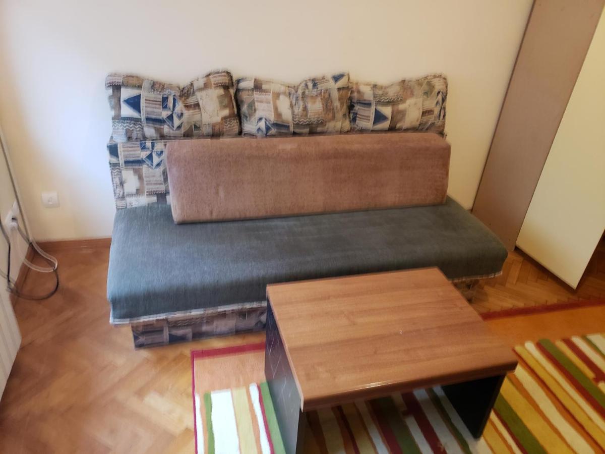 Private Cozy Room 1 With Shared Kitchen In Appartment, Downtown 贝尔格莱德 外观 照片