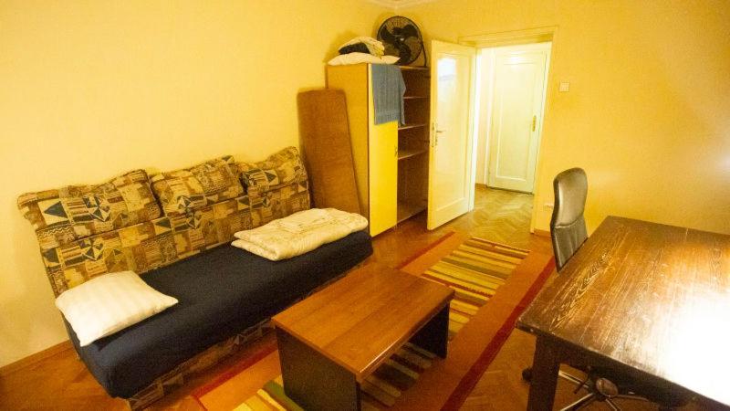 Private Cozy Room 1 With Shared Kitchen In Appartment, Downtown 贝尔格莱德 外观 照片